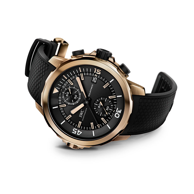 25 IWC Aquatimer IW379503 lifestyle